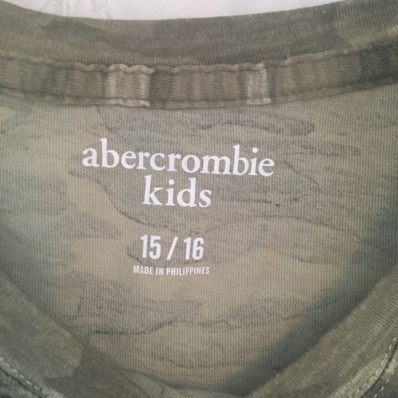 Two Abercrombie and Fitch tops - Picture 3 of 3